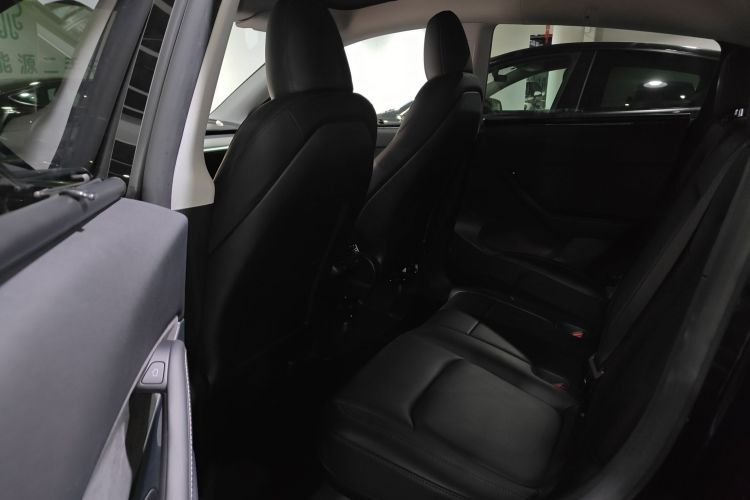 特斯拉 Model Y 2024款 后轮驱动版中控内饰7004