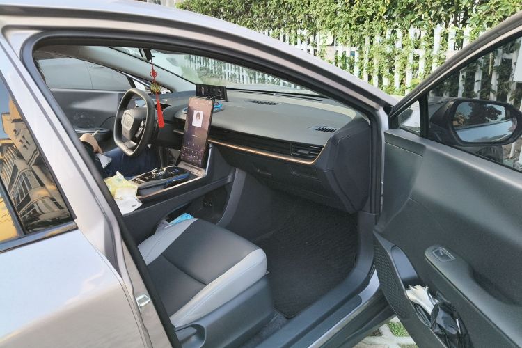 丰田bZ3 2023款 517km 精英PRO局部细节9005