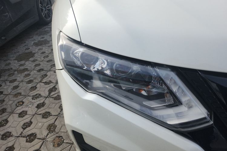 日产 奇骏 2021款 2.0L CVT 2WD XL ITS智联舒适版车身外观8