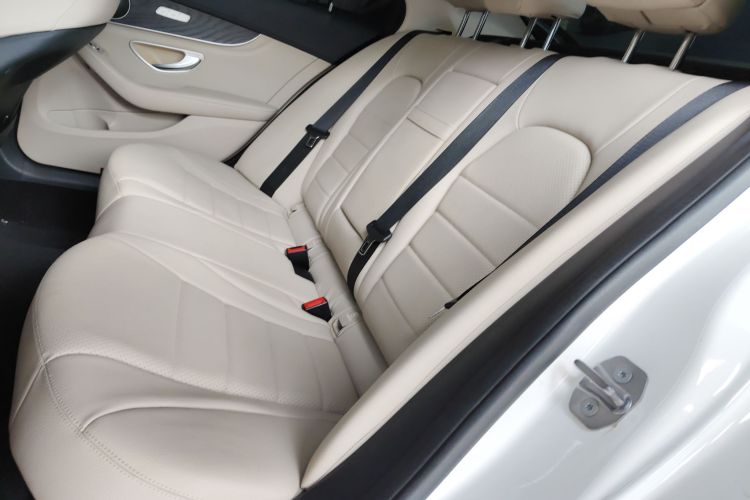 奔驰C级 2020款 C 260 L 运动版中控内饰21