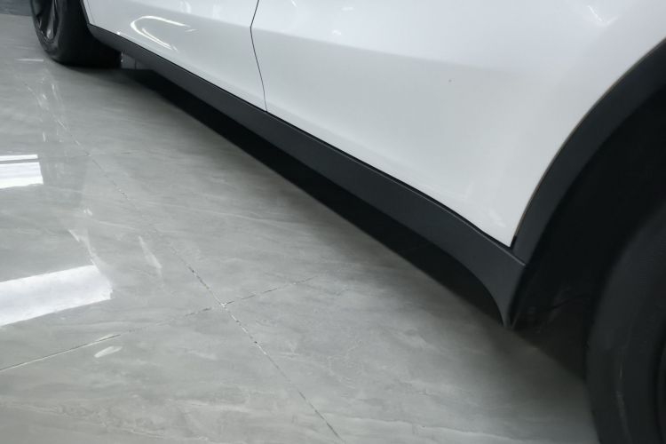 特斯拉 Model Y 2025款 长续航全轮驱动版局部细节9002