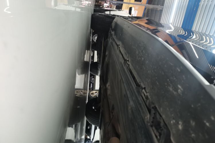 奔驰GLC 2022款 改款 GLC 300 L 4MATIC 动感型局部细节9001