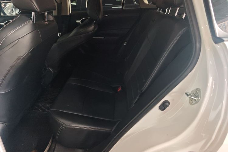 丰田 威兰达 2020款 2.0L CVT两驱豪华版中控内饰21