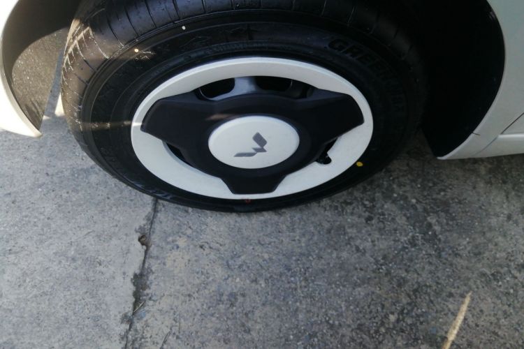 五菱汽车 宏光MINIEV 2024款 第三代 215km 青春版车身外观6007