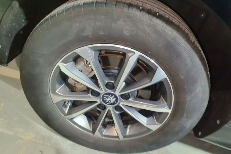 比亚迪 秦PLUS 2023款 冠军版 DM-i 55KM领先型车身外观6003