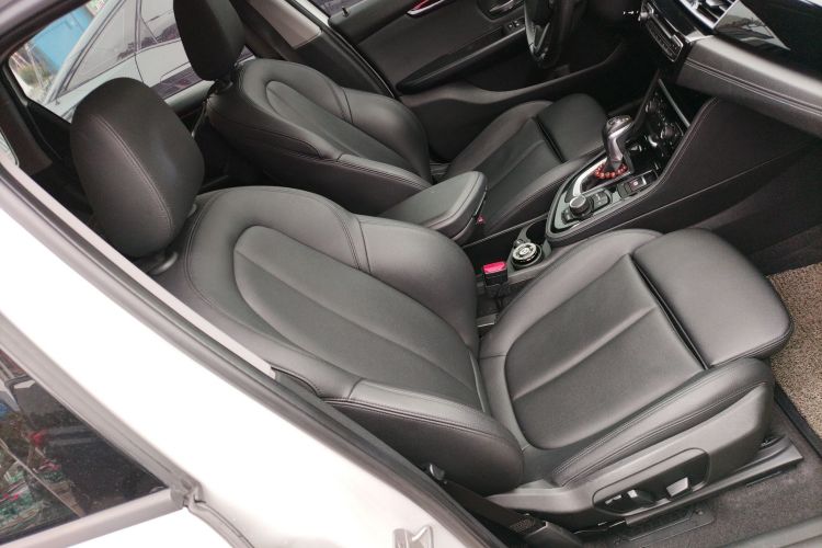 宝马2系旅行车 2016款 218i 运动设计套装局部细节41