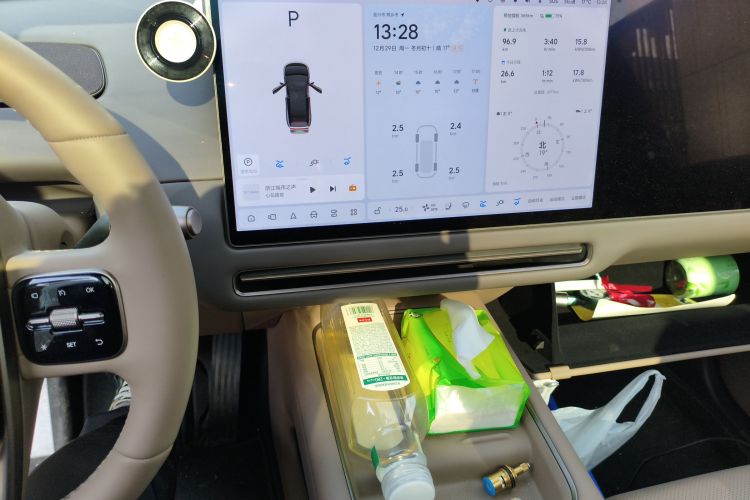 理想汽车 理想i6 2025款 两驱标准型中控内饰16