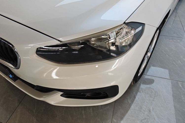 宝马1系 2017款 118i 时尚型车身外观36