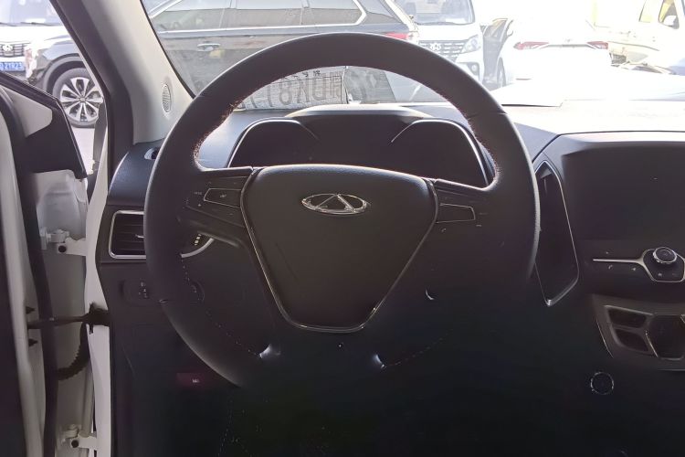 奇瑞 艾瑞泽5 2017款 1.5L 手动时尚版中控内饰13