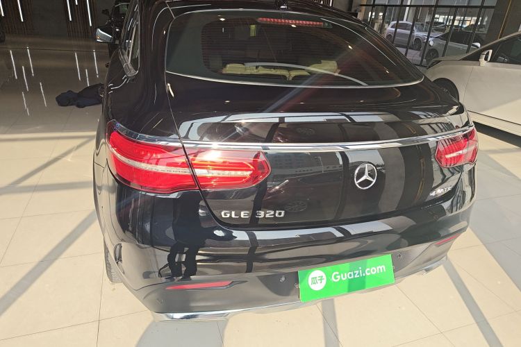 奔驰GLE轿跑 2015款 GLE 320 4MATIC 轿跑SUV车身外观6