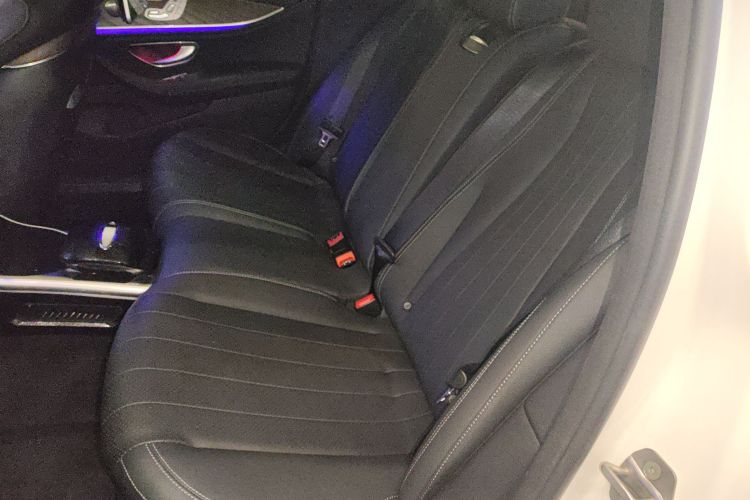 奔驰E级 2020款 改款 E 260 L中控内饰7004