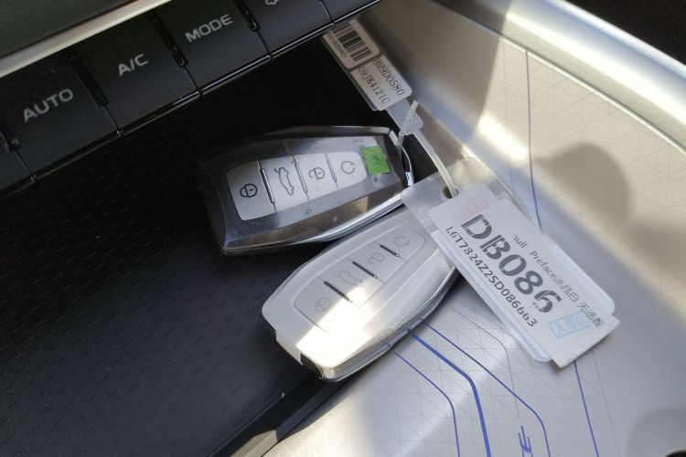 吉利汽车 星瑞 2025款 东方曜 1.5TD 昆仑版中控内饰11