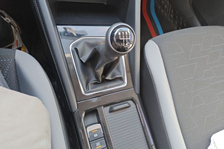 捷达VS5 2022款 280TSI 手动进取型中控内饰18