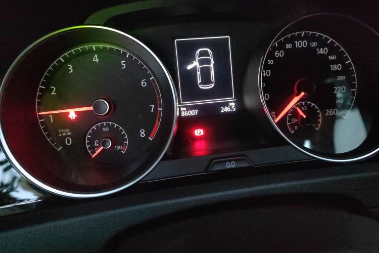 大众 高尔夫 2018款 280TSI 自动R-Line型中控内饰15