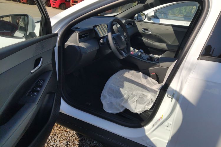 比亚迪 秦PLUS 2025款 DM-i 智驾版 55KM领先型中控内饰7003