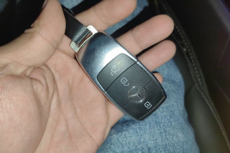 奔驰C级 2021款 C 200 L 时尚型运动版中控内饰7001