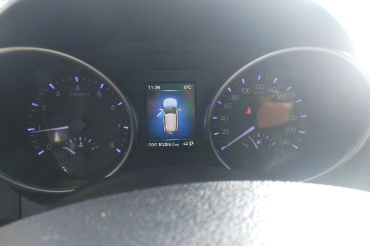 哈弗H8 2015款 2.0T 两驱精英型中控内饰14