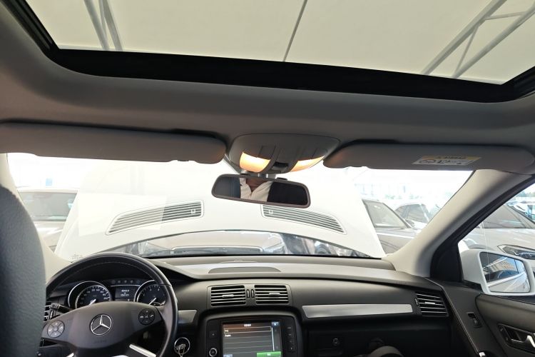 奔驰R级 2014款 R 320 4MATIC 商务型中控内饰22