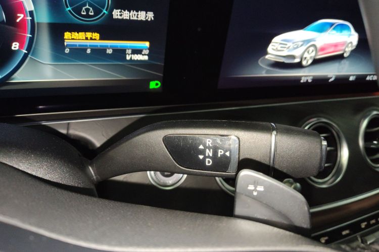 奔驰E级 2020款 改款 E 300 L 运动时尚型局部细节18