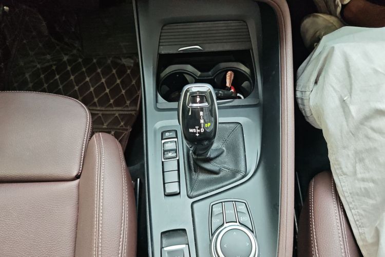 宝马X1 2021款 sDrive25Li 领先型中控内饰18