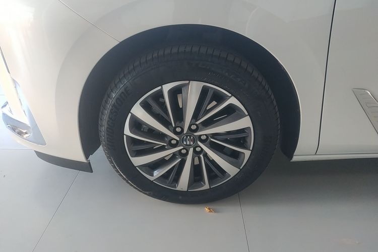 别克GL8 2026款 陆尊 尊享版车身外观6002