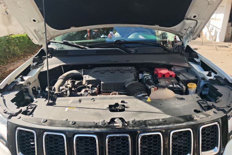 Jeep 指南者 2019款 220T 自动家享炫酷版局部细节24