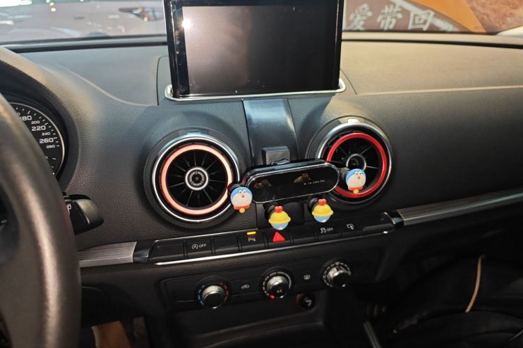 奥迪A3 2015款 Sportback 35 TFSI 百万纪念智领型中控内饰16