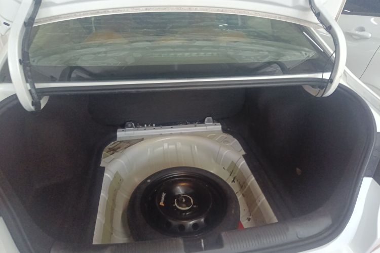 别克 凯越 2018款 15N CVT豪华型局部细节23