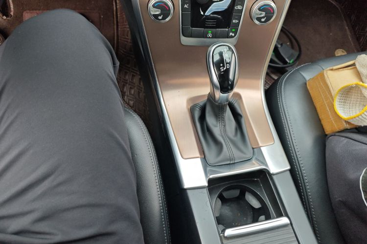 沃尔沃XC60 2017款 T5 智进升级版中控内饰18