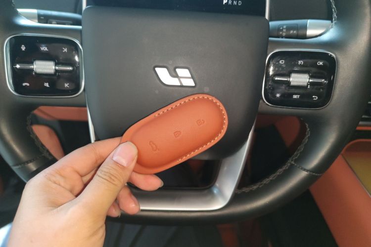 理想汽车 理想L9 2023款 Pro中控内饰7001