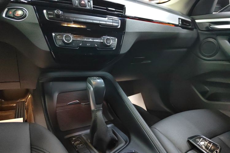 宝马X1 2019款 sDrive20Li 领先型中控内饰18