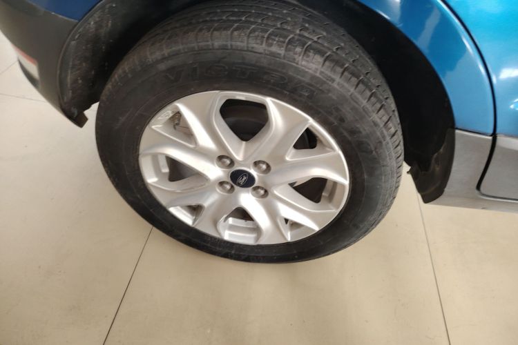 福特 翼搏 2013款 1.5L 自动风尚型车身外观6008