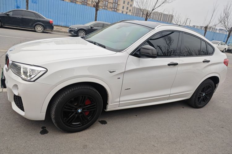宝马X4 2016款 xDrive20i M运动型车身外观4
