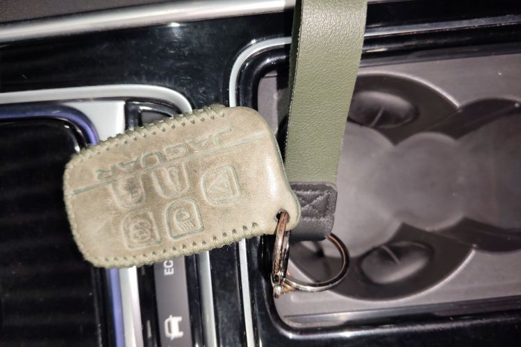 捷豹XEL 2019款 2.0T 200PS 尊享版中控内饰11