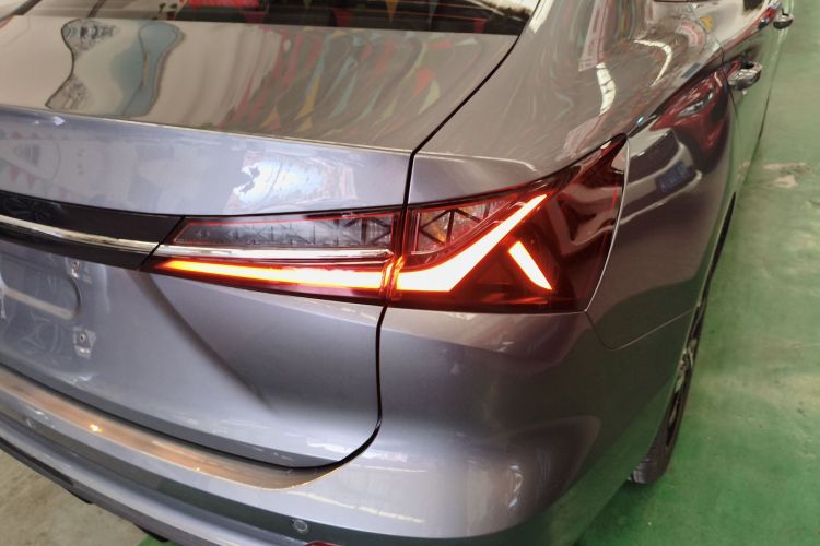 荣威i5 2024款 1.5L CVT尊荣版车身外观9