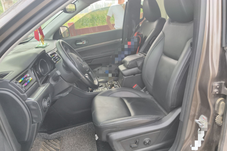 Jeep 大指挥官 2018款 2.0T 四驱臻享版 国V局部细节19