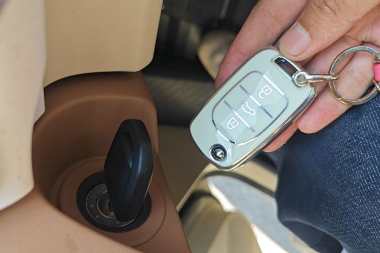 五菱汽车 宏光MINIEV 2024款 第三代 215km 进阶版中控内饰7001