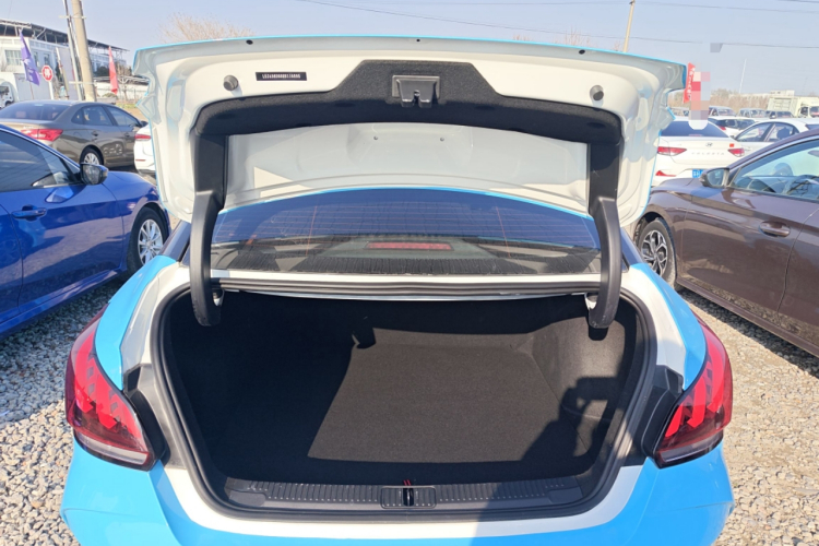 名爵 MG5 2023款 180DVVT CVT豪华版机舱底盘23