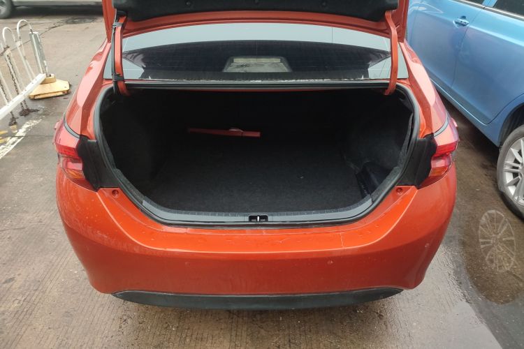 丰田 雷凌 2017款 改款 185T CVT领先版 国V局部细节23