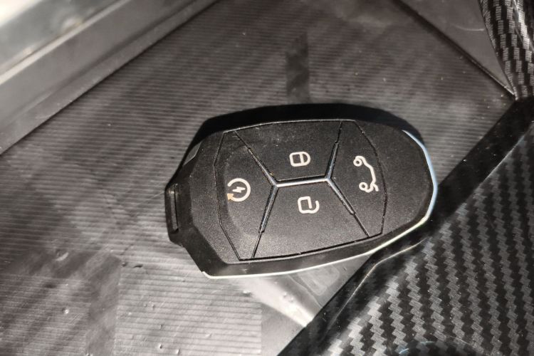 领克01 2017款 2.0T 两驱型Pro版中控内饰7001