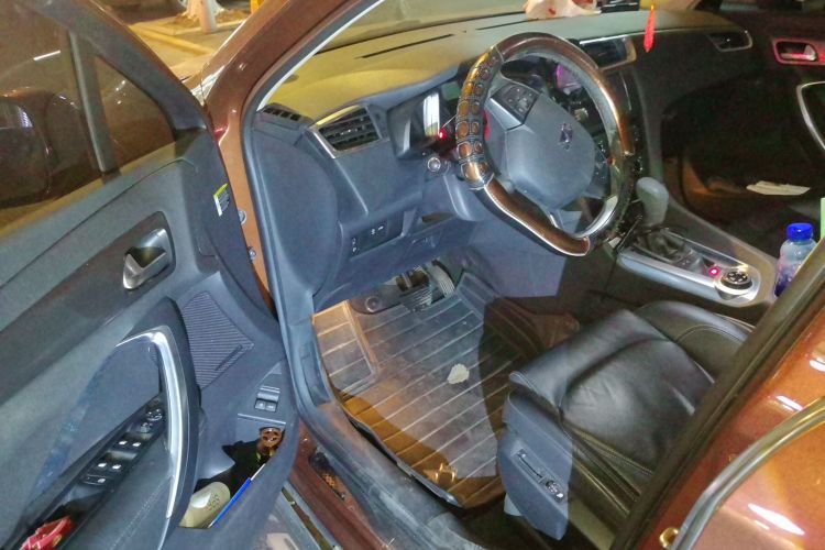 DS 6 2014款 1.6T 豪华版THP160中控内饰7003