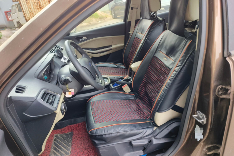 福特 福睿斯 2017款 1.5L 自动舒适型中控内饰19