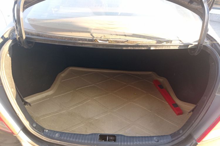 现代 瑞纳 2014款 1.4L 手动智能型GLS中控内饰23