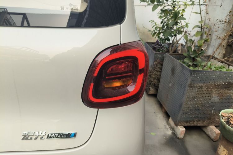 五菱汽车 宏光MINIEV 2025款 四门版 进阶款车身外观9
