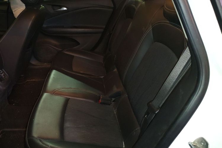 别克 威朗 2020款 20T CVT领先型中控内饰7004