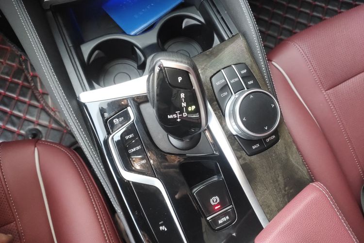 宝马5系 2021款 525Li M运动套装中控内饰18