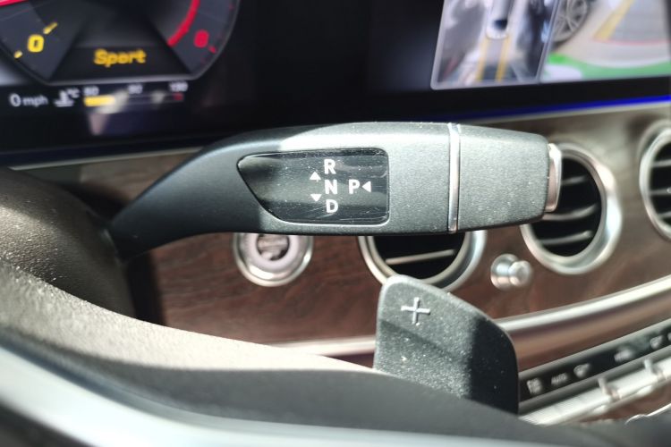 奔驰E级 2019款 改款 E 300 L 时尚型局部细节18