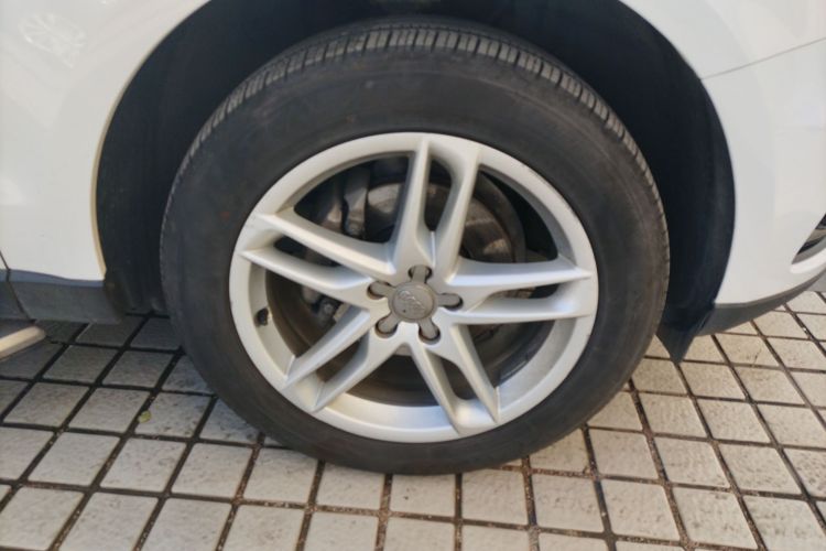 奥迪Q5 2017款 40 TFSI 舒适型车身外观10