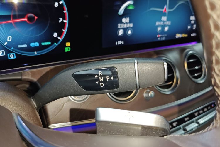 奔驰E级 2021款 E 260 L局部细节18