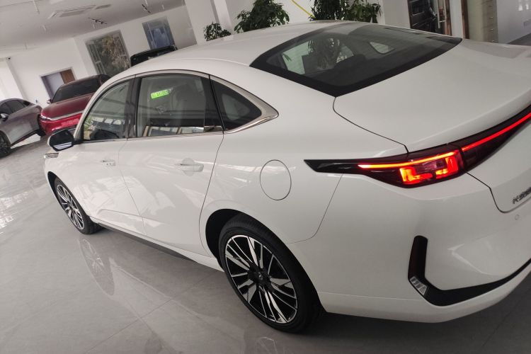 长安启源A05 2024款 145 Max车身外观4